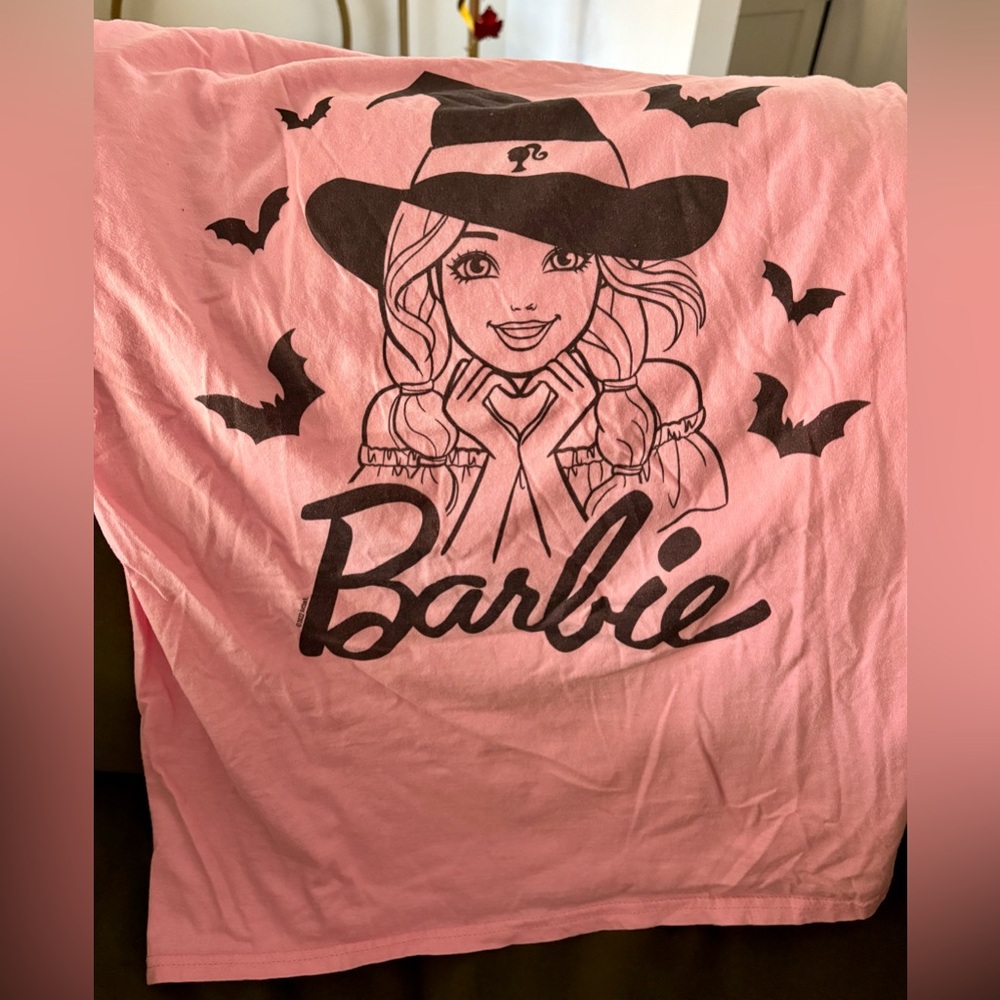 Women’s Mattel Barbie Witch Pink Halloween T Shirt With Spooky Bats Size Large
